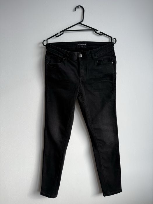 Czarne jeansy push up Reserved