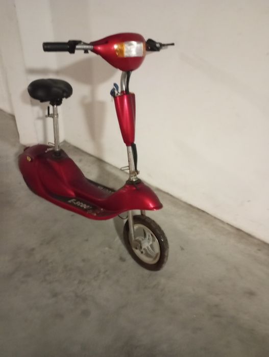 Patinete elétrica (Para arranjo)