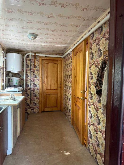 Продаж 1/2 частини будинку в с.Анисів з ремонтом та 7 сотками землі!