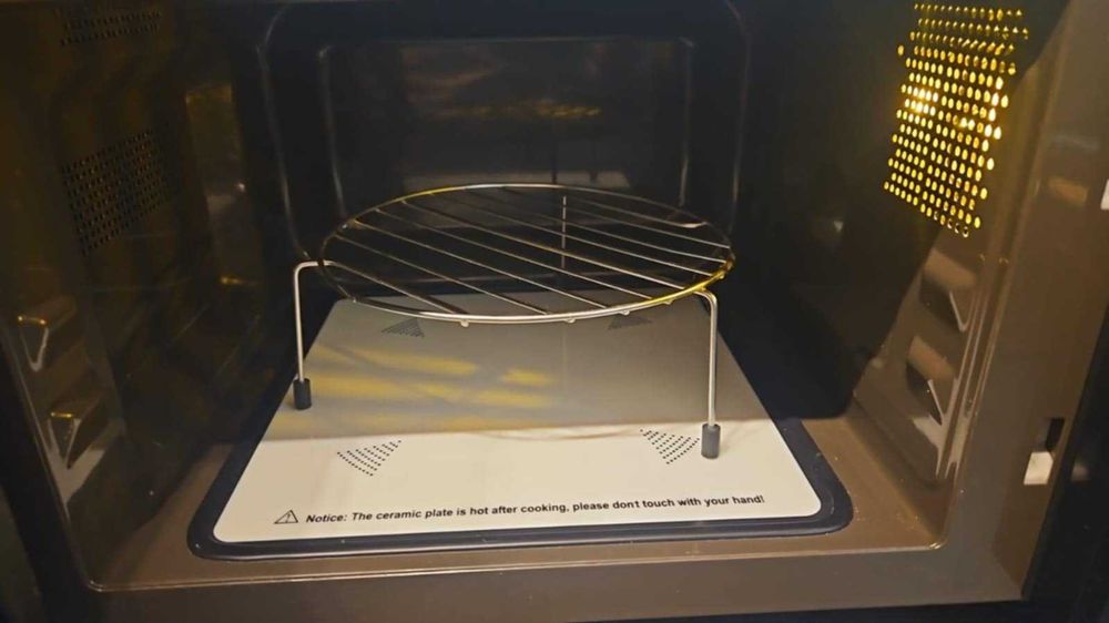 Kuchenka mikrofalowa, mikrofalówka AMICA 900W