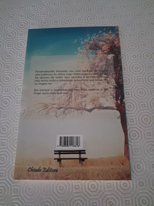 Livro "Pelos Velhos Vales que vago"
