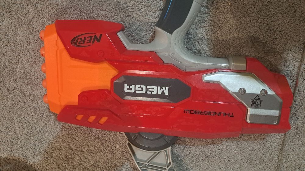 Łuk wyrzutnia Nerf firmy Hasbro