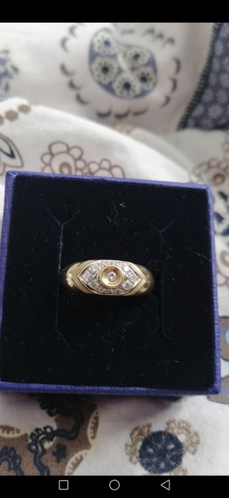 Pierścionek z diamentami