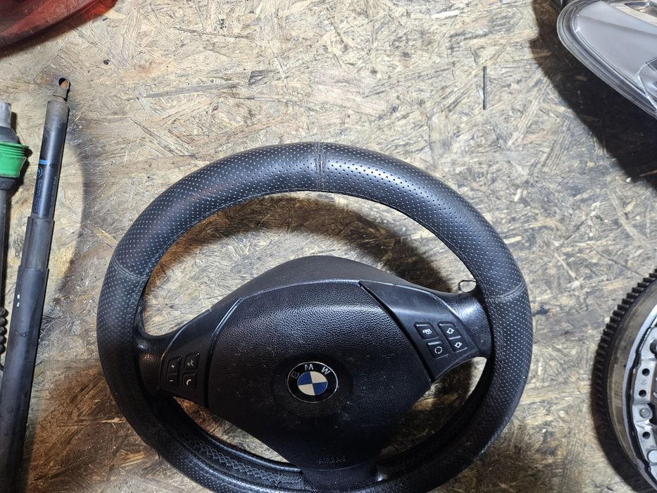Kierownica multifunkcja Bmw E90 E91 E92 E93 E87 E81 E82 E88 airbag