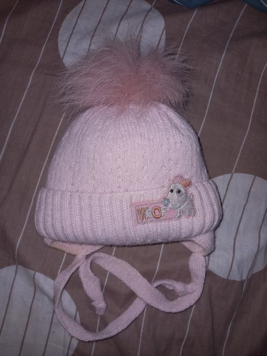 Шапка нова на дівчинку