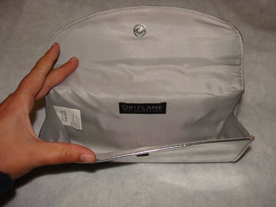 Bolsa Prateada da Oriflame