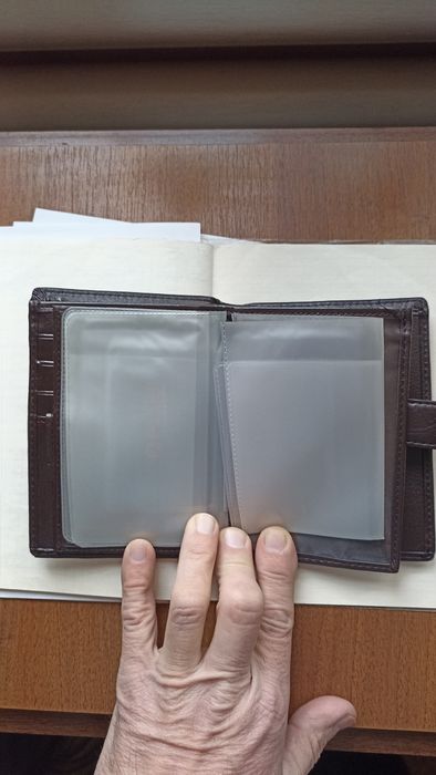 Портмоне - бумажник мужской.