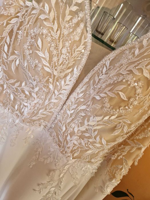 Suknia slubna ciążowa