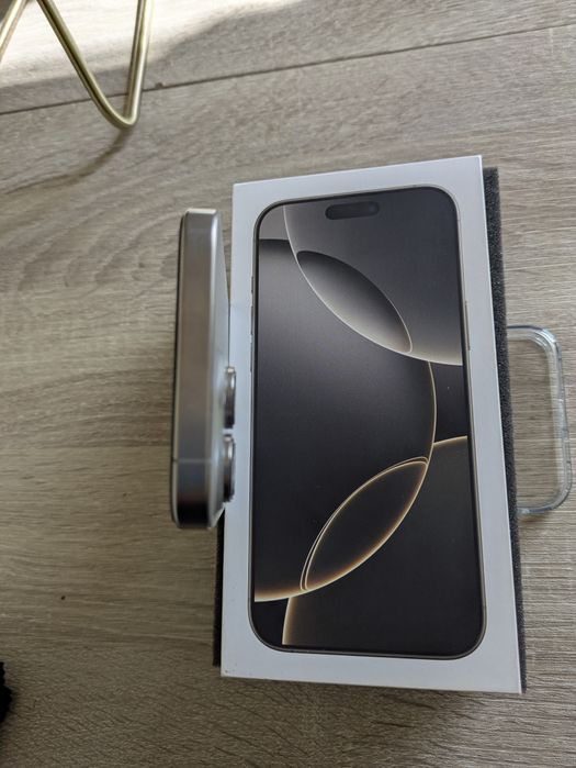 iPhone 16 pro max-comprado em Março/38 ciclos