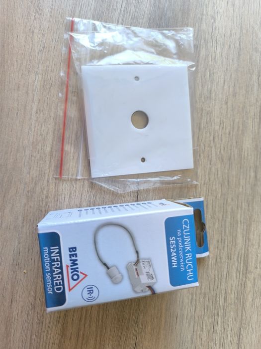 Czujnik ruchu biały szklany