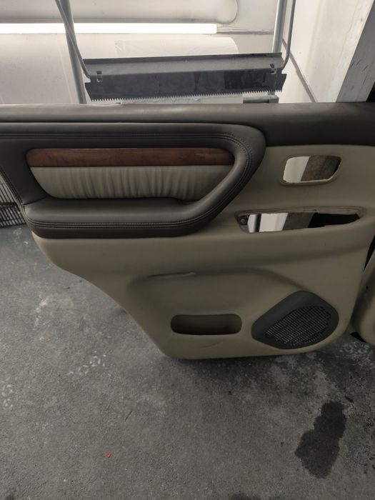 Карти lexus LX 400 задній права ліва гарний стан