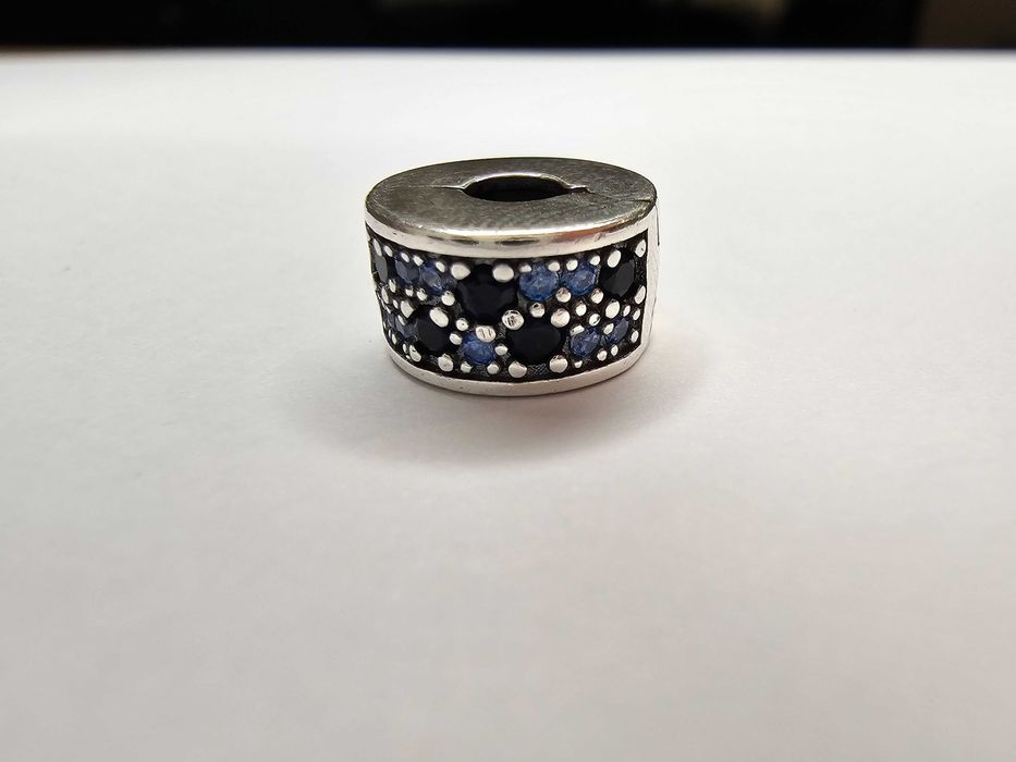 Srebrny charms do bransoletki Pandora Srebro 925 klips niebieski