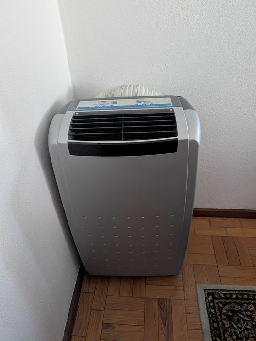 Ar condicionado portátil como novo c/comando