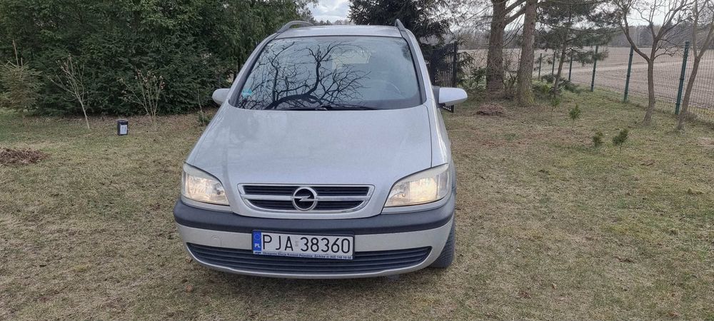 Opel Zafira Opel Zafira 1,6 benzyna - 7 osób