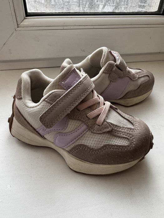 Кросівки на дівчинку