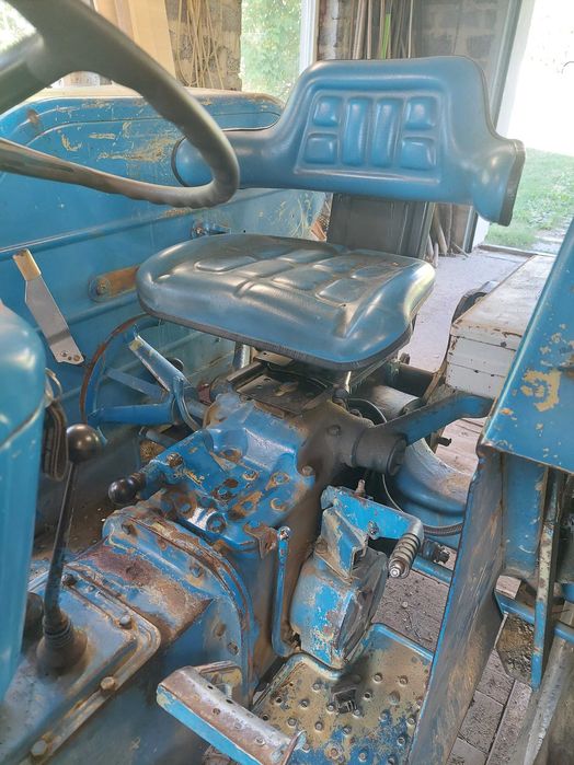 sprzedam ciągnik rolniczy Ford 2000