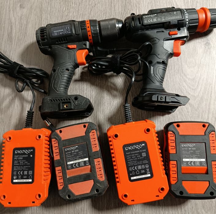 Ударний шуруповерт