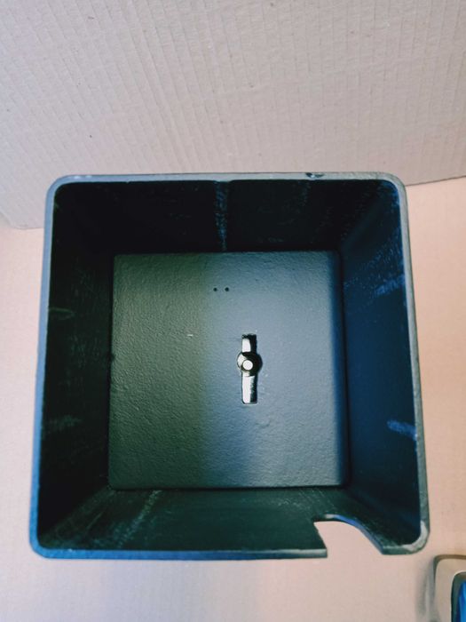 Сейф тайник розетка