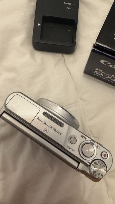 Canon Power Shot 740 hs