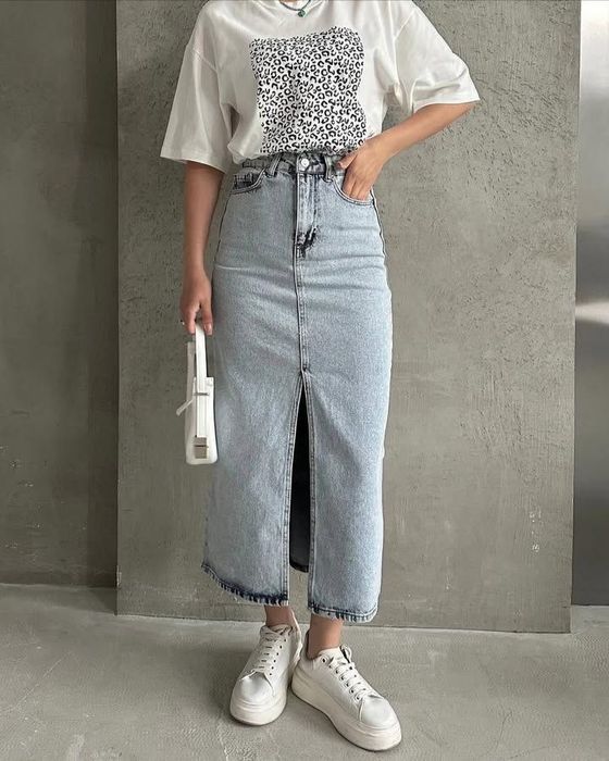 Спідниця жіноча, голуба 750 гривень