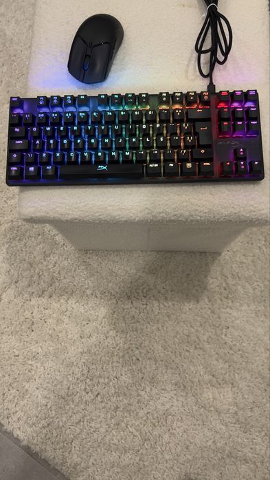 Conjunto teclado e rato HyperX