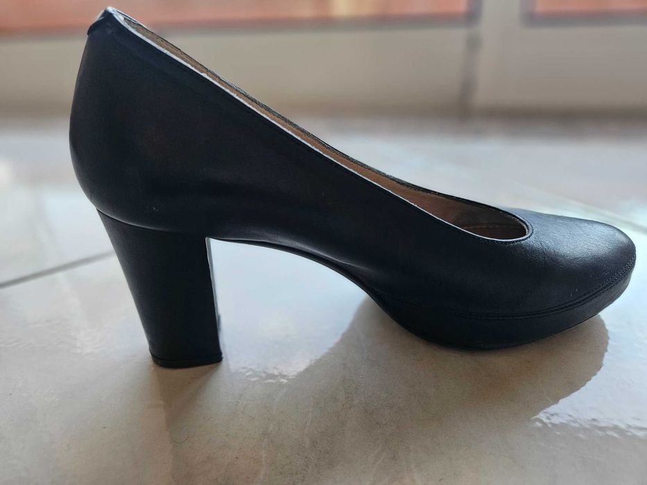 Salto alto feminino (Preto)                                DK Shoes