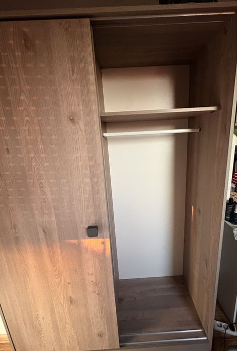 Komplet solidnych mebli