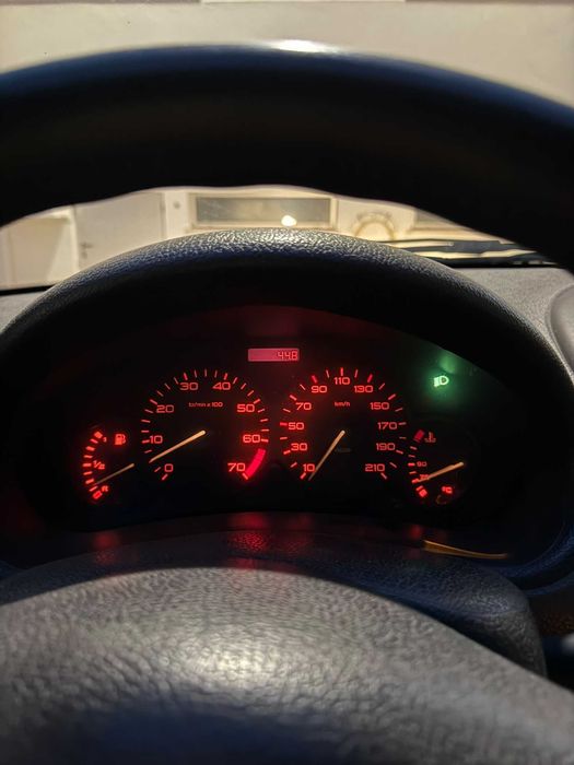 Peugeot 206 1.1 XR ano 2000