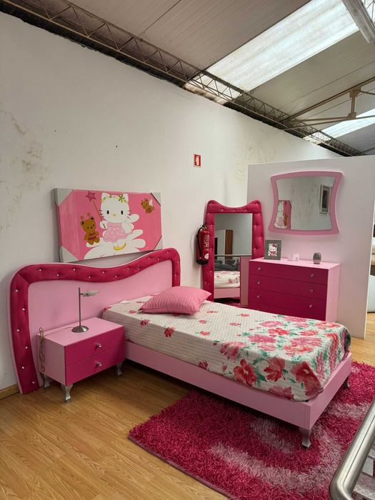 Quarto Completo Hello Kitty (Em exposição)