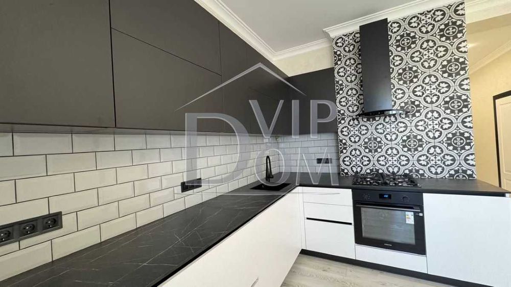 ПРОДАМ квартиру СВОЁ ОТОПЛЕНИЕ кирпичный, клубный дом Базарная улица