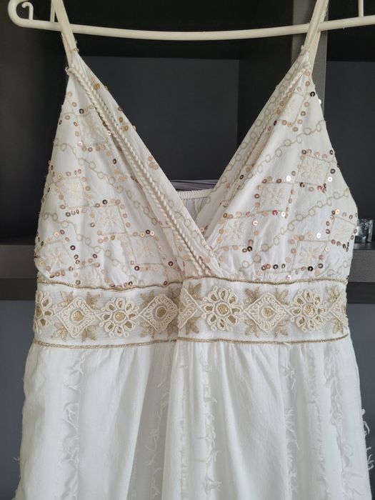 Biała sukienka w stylu boho