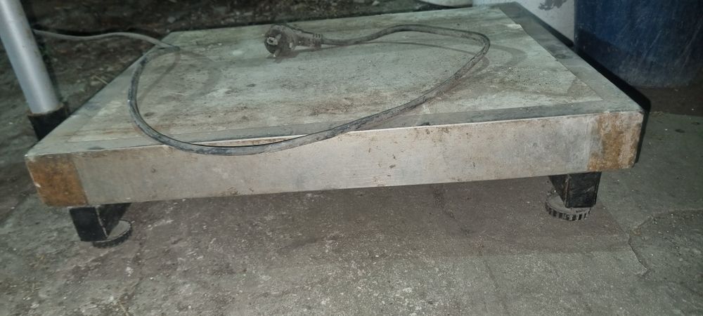 Весы напольные платформенные.