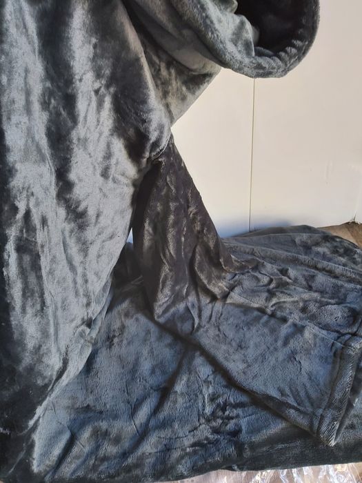 Электрическое одеяло с рукавами  Klarstein Slanket (Германия)