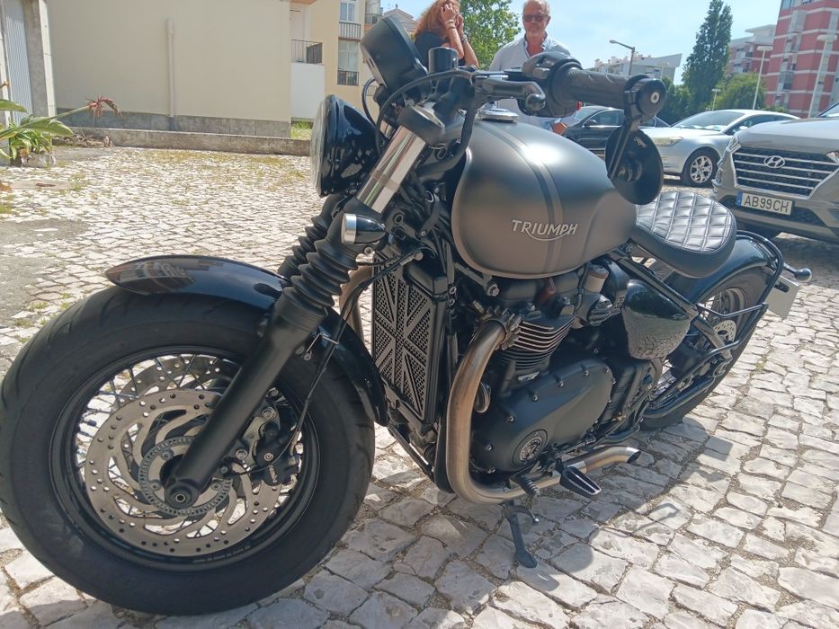 Triumph bobber 1200