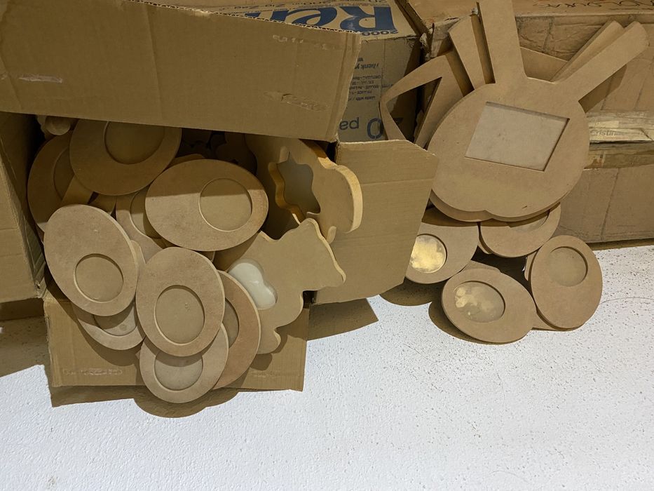 Lote / conjunto molduras, puxadores e material Artes Decorativas