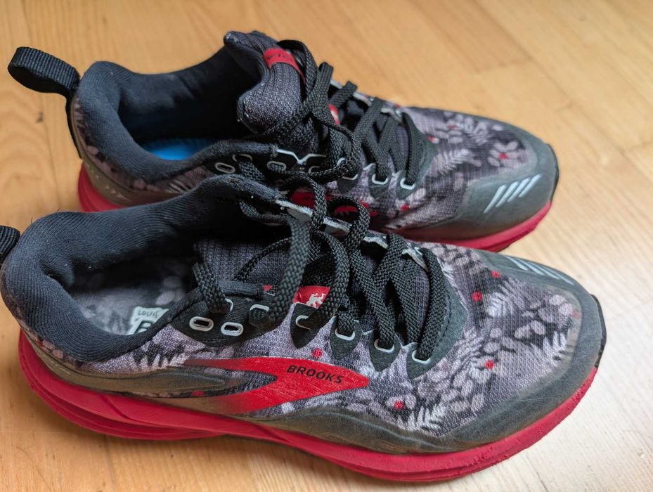 Buty biegowe górskie Brooks Cascadia 37.5