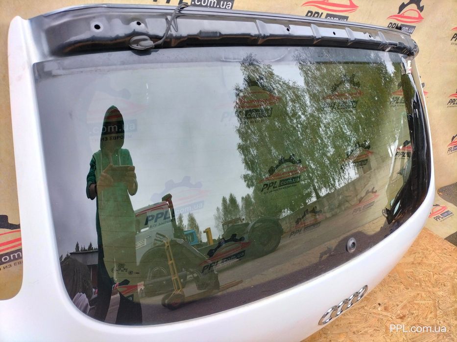 Audi Q7 2005-2009 стекло крышки багажника