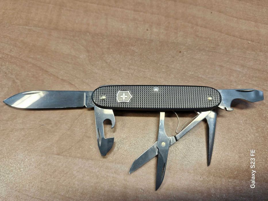 Scyzoryk Victorinox Pioneer X Alox Limited Edition 2022
