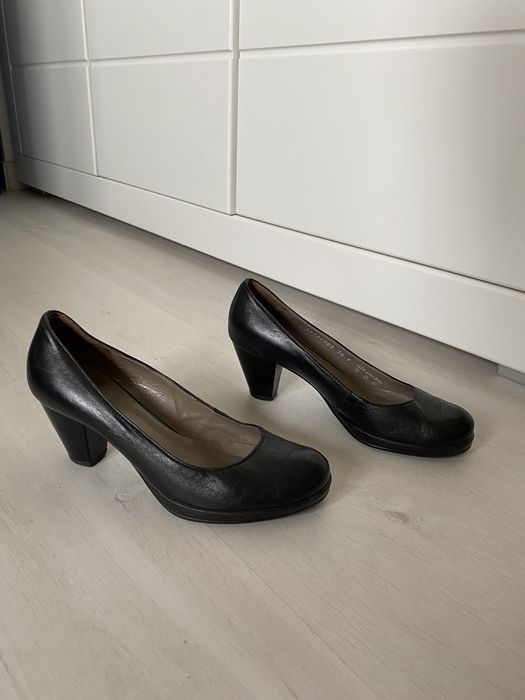 Czarne buty na niskim obcasie skóra naturalna ryłko 36