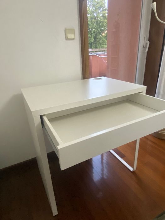 Secretária IKEA MICKE branca – 40 €