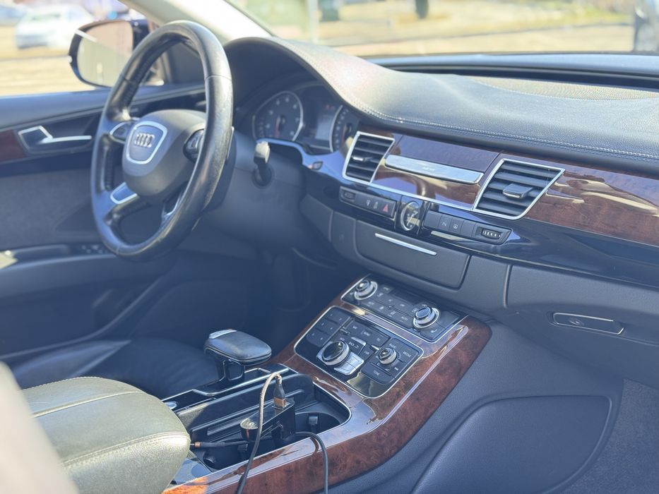 Ауді А8. Квадро 3.0 На повній комплектації