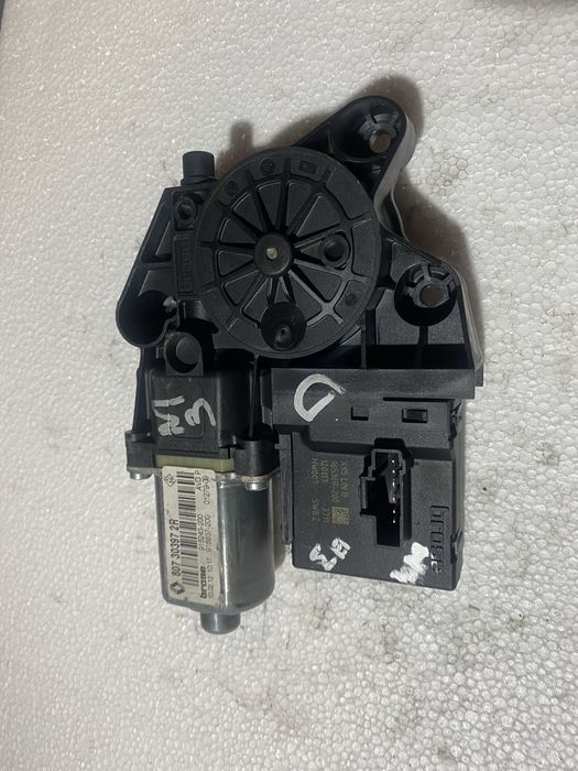 Motor elevador vidro porta direita Renault megane III coupê