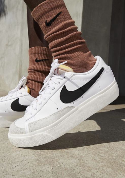 Продам кеды белые найк