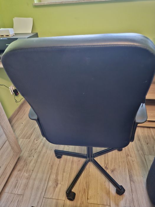 Krzesło komputerowe czarne