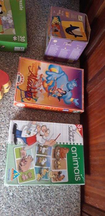 Conjunto de Puzzles Didácticos Criança