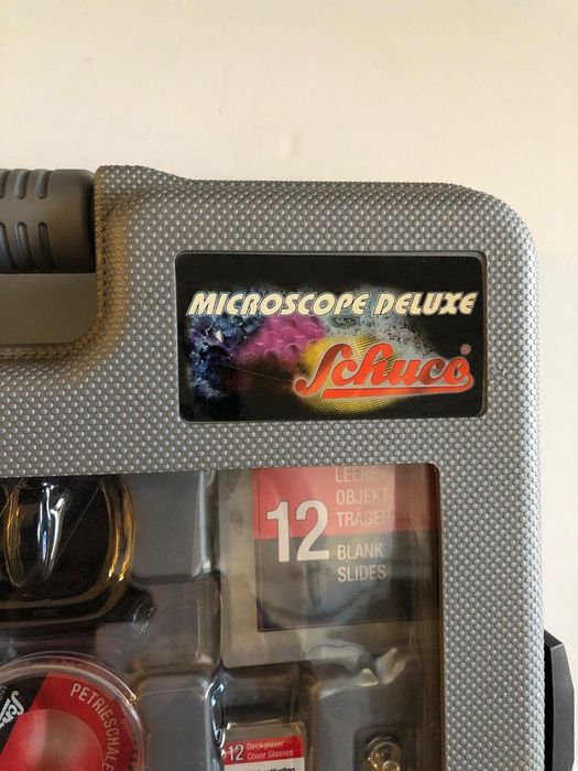 Microscópio Novo Schuco