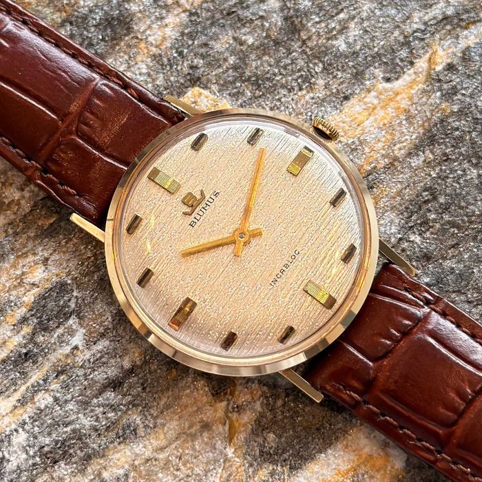 Zegarek Blumus Gold - 14k Złoto - Bark Finish Dial - Nos - 1960s