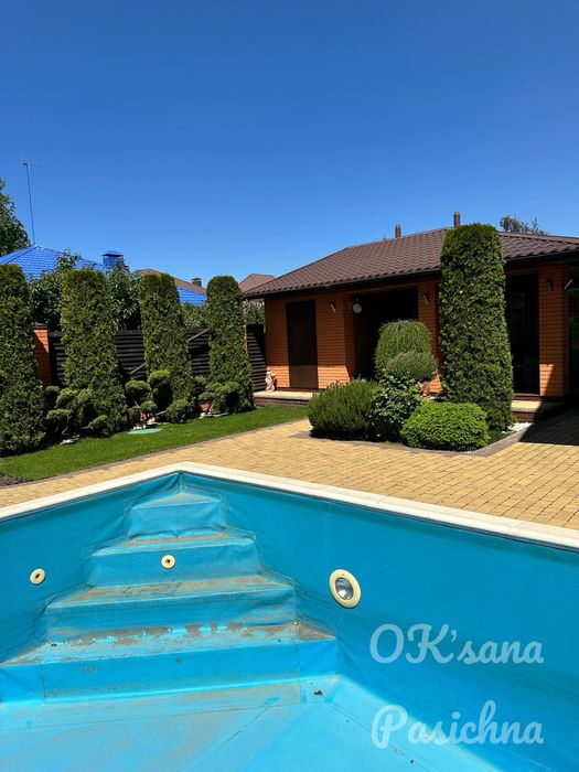 Продам дом с бассейном и сауной , Новоалександровка , Кристальный