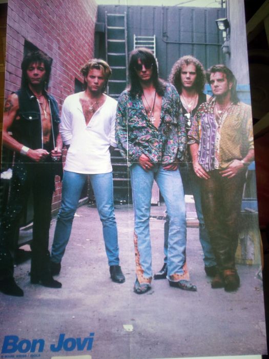 Рок и Поп-плакаты ( начало 90-х)+журналы Heavy metal+CD