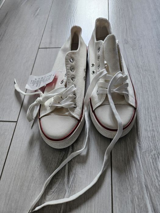 Trampki damskie rozmiar 40(nowe).